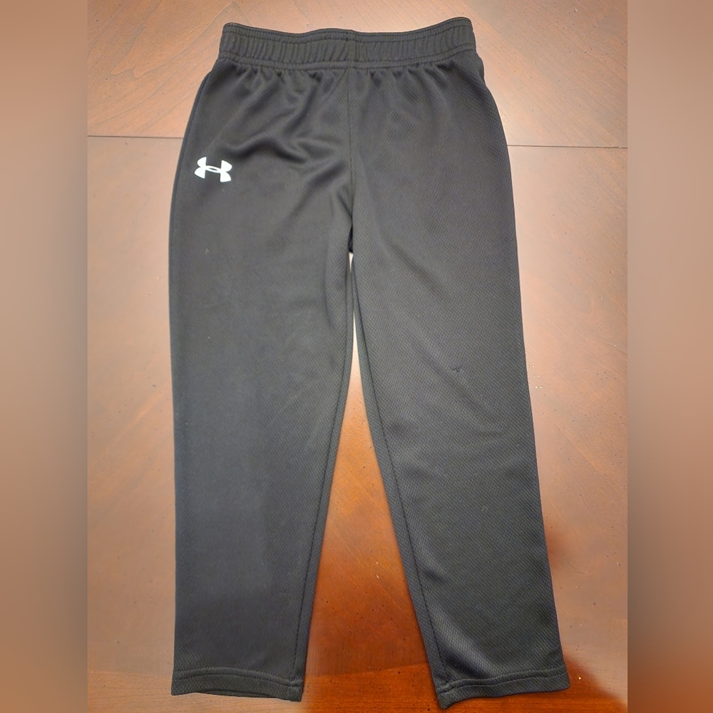 Under Armour athletic pants boys size 6